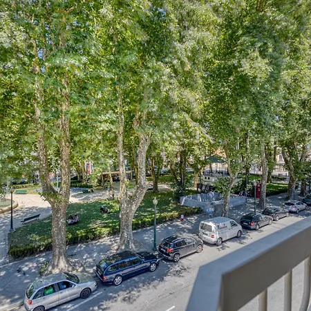 Guest Marques Square Apartment *