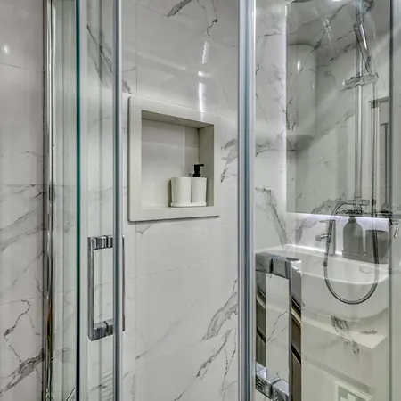 Guest Marques Square *